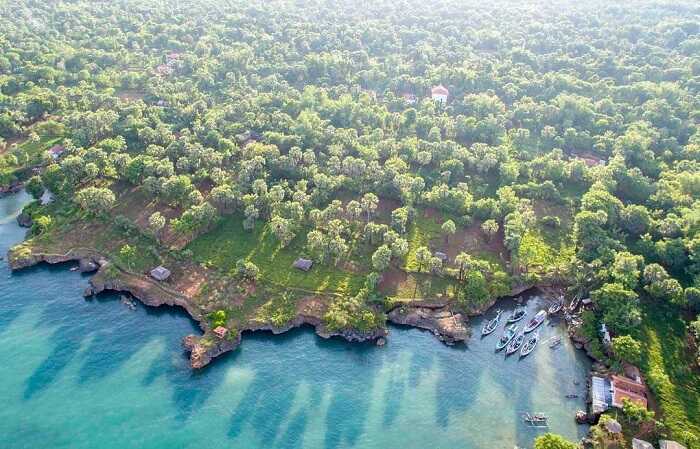 pulau dengan kadar oksigen terbaik di indonesia gili iyang, madura
