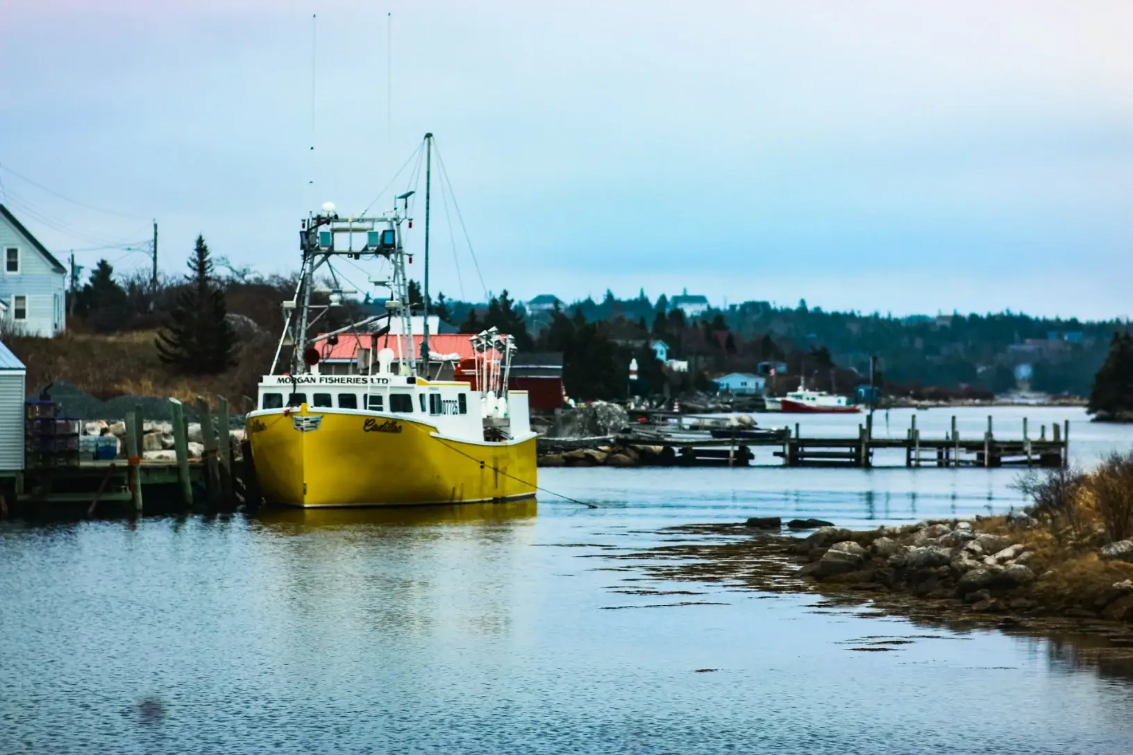 kapal nelayan modern