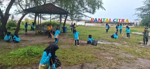 Pentingnya Menjaga Pantai Citra Sukamara dari Sampah