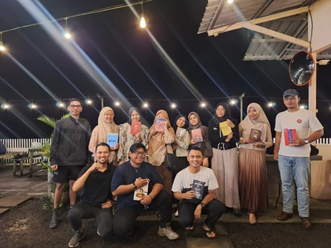 Bareng Komunitas Baca Sukamara Akal Aksara